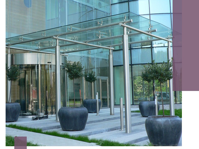 Навесы из стекла на заказ в Наро-Фоминске — монтаж и установка